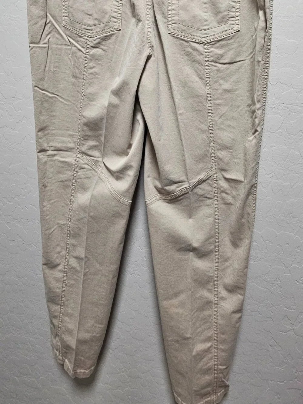 Chico's Beige So Slimming Utility Pants Size 1